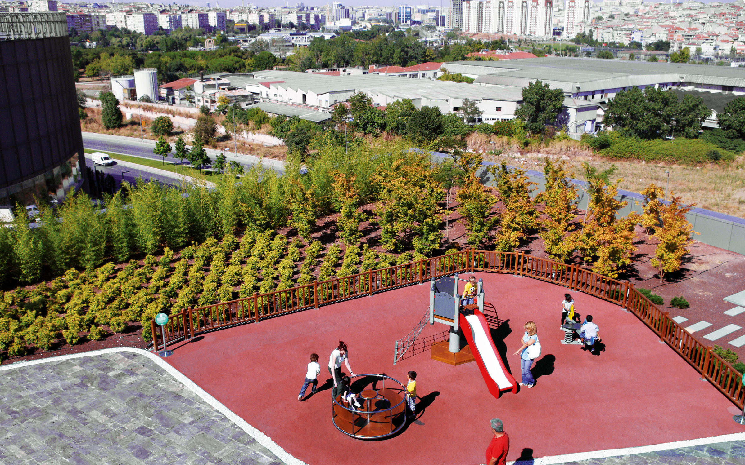 The concept also included playgrounds for children. Playground for children on a roof